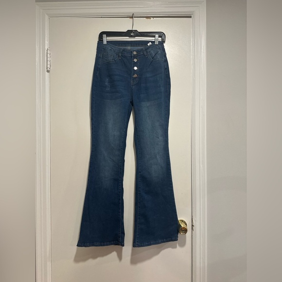 NWOT Women Sz: S Nova Blue Bell Bottom Flare Dark Wash Slightly Distressed Jeans - Picture 1 of 10